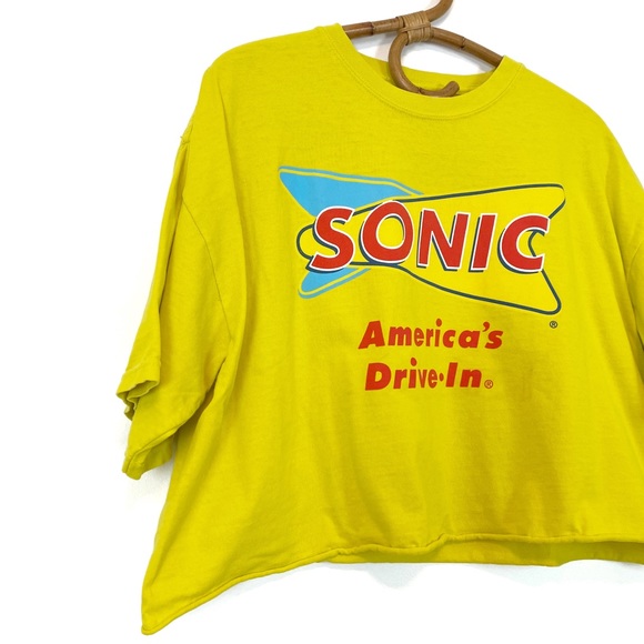 Urban Outfitters | Sonic Graphic Cropped Tee Size XL - Picture 3 of 11